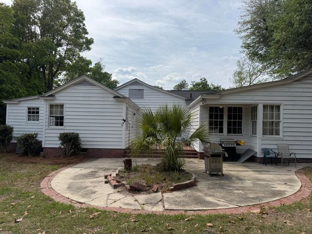 200 N Lemacks Street, Walterboro, SC 29488