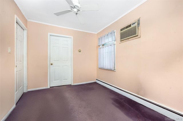 8 Carmans Court, Farmingdale, NY 11735