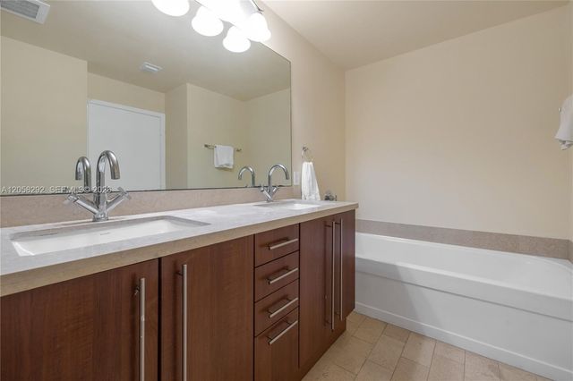 1111 SW 1st Avenue 2723N, Miami, FL 33130