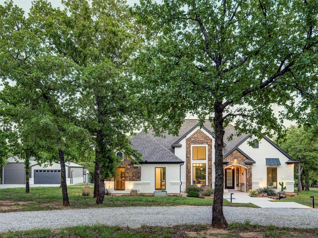 270 Silver Lakes Drive, Sunset, TX 76270