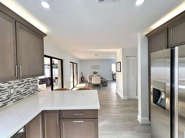 3 Kyle Way, Boynton Beach, FL 33426