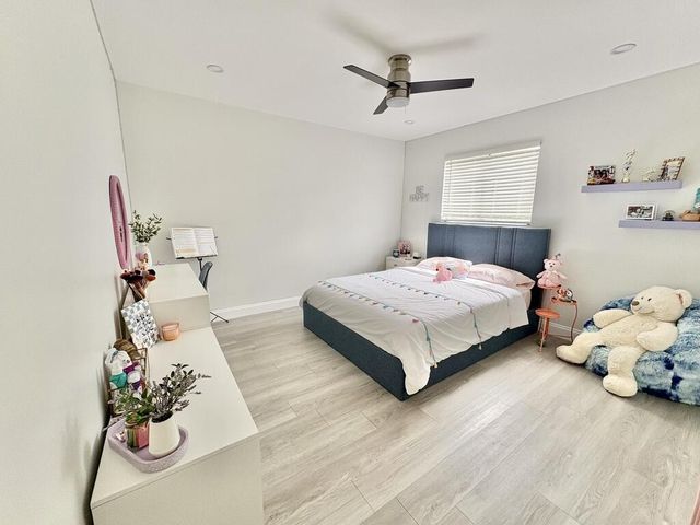 3 Kyle Way, Boynton Beach, FL 33426