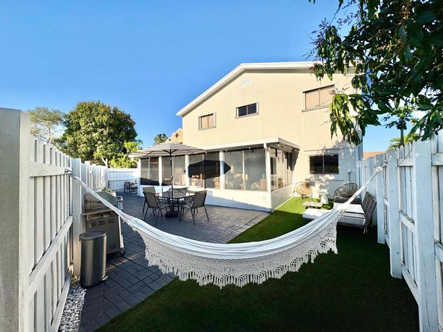 3 Kyle Way, Boynton Beach, FL 33426