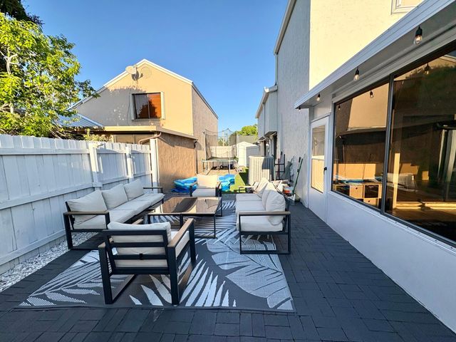 3 Kyle Way, Boynton Beach, FL 33426