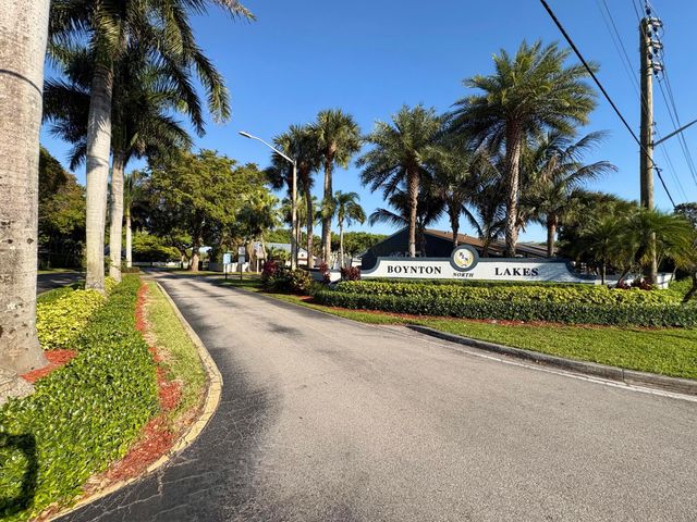 3 Kyle Way, Boynton Beach, FL 33426