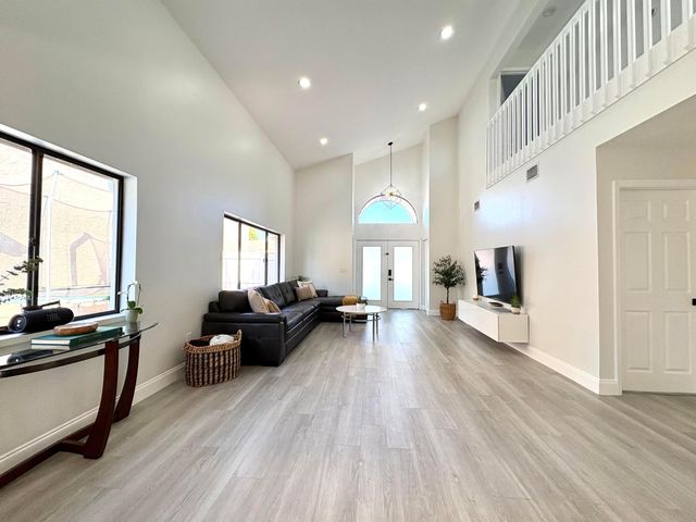 3 Kyle Way, Boynton Beach, FL 33426