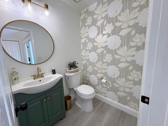 3 Kyle Way, Boynton Beach, FL 33426