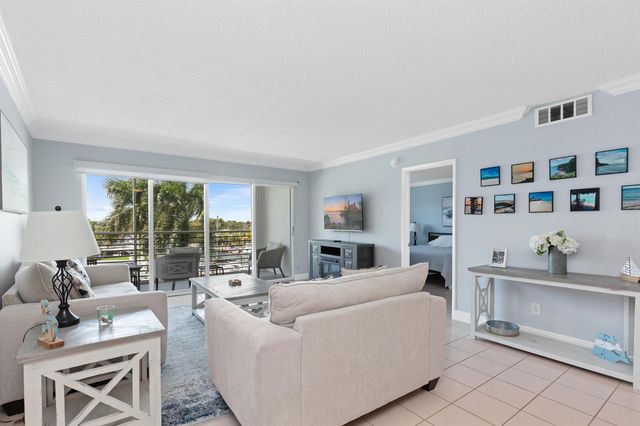 2731 NE 14th St Causeway 532, Pompano Beach, FL 33062