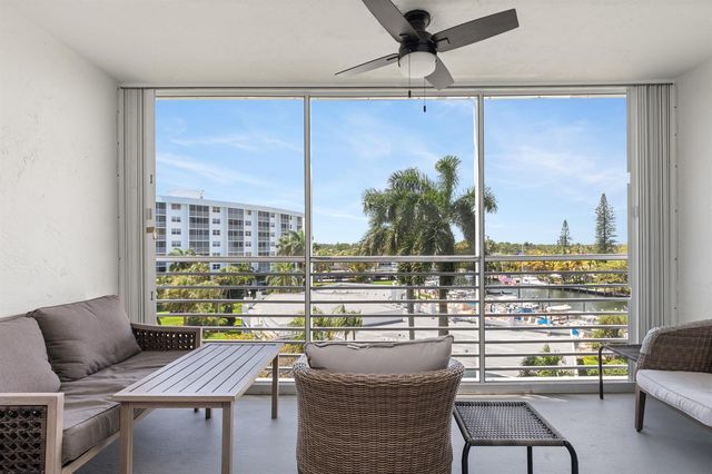 2731 NE 14th St Causeway 532, Pompano Beach, FL 33062