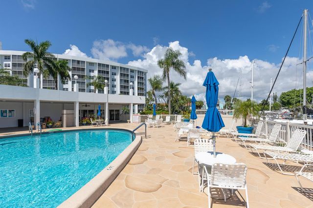 2731 NE 14th St Causeway 532, Pompano Beach, FL 33062