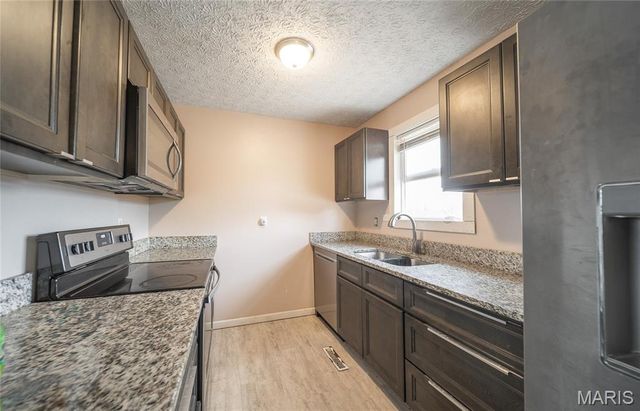 24235 Thames Lane, St Robert, MO 65584