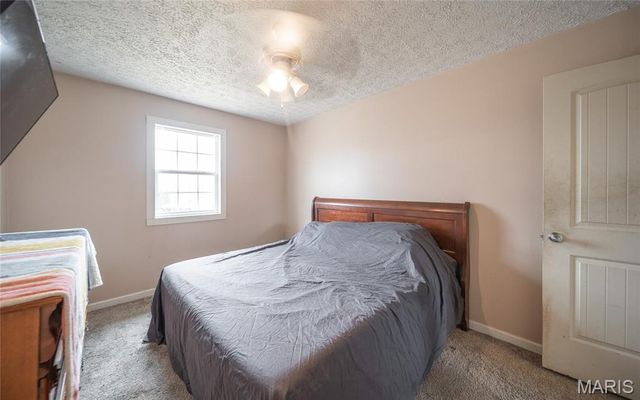 24235 Thames Lane, St Robert, MO 65584