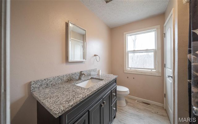 24235 Thames Lane, St Robert, MO 65584