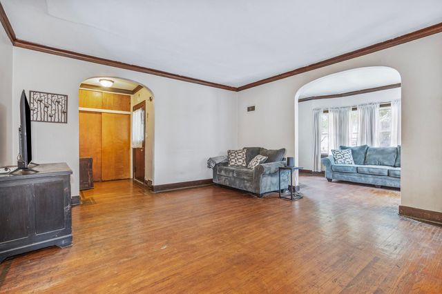 421 N William Street, Joliet, IL 60435