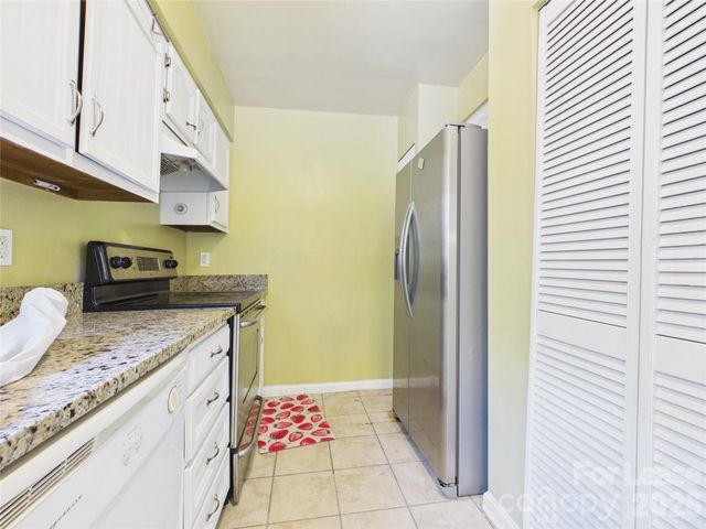 8811 Hunter Ridge Drive, Charlotte, NC 28226