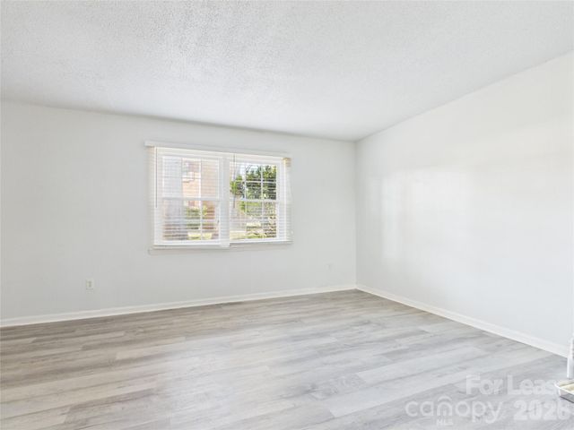 8811 Hunter Ridge Drive, Charlotte, NC 28226