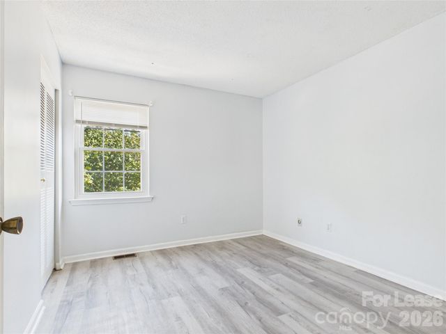 8811 Hunter Ridge Drive, Charlotte, NC 28226