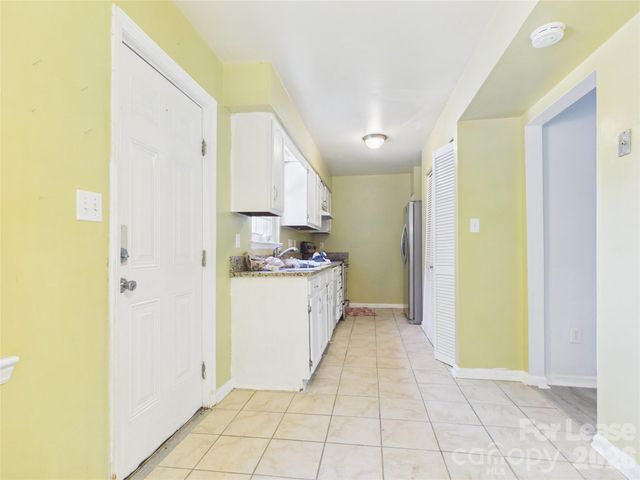 8811 Hunter Ridge Drive, Charlotte, NC 28226