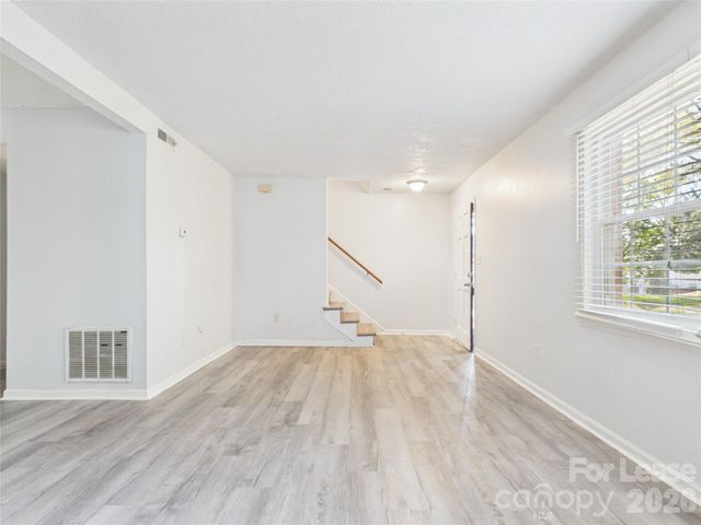 8811 Hunter Ridge Drive, Charlotte, NC 28226