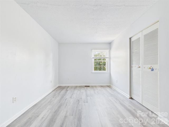 8811 Hunter Ridge Drive, Charlotte, NC 28226