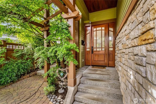 545 Holly Drive, Edmonds, WA 98020