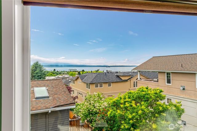 545 Holly Drive, Edmonds, WA 98020