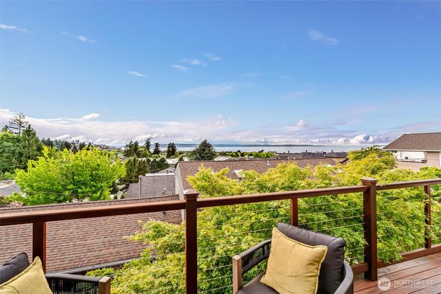 545 Holly Drive, Edmonds, WA 98020