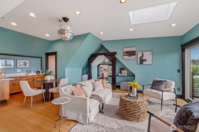 545 Holly Drive, Edmonds, WA 98020