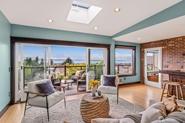 545 Holly Drive, Edmonds, WA 98020