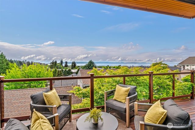 545 Holly Drive, Edmonds, WA 98020