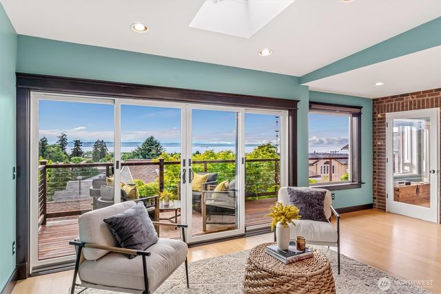 545 Holly Drive, Edmonds, WA 98020