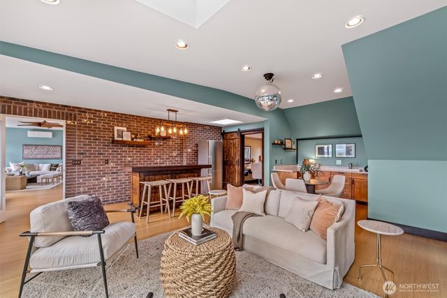 545 Holly Drive, Edmonds, WA 98020