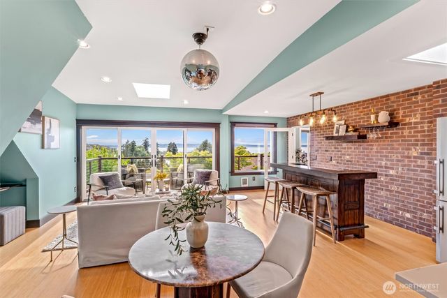 545 Holly Drive, Edmonds, WA 98020