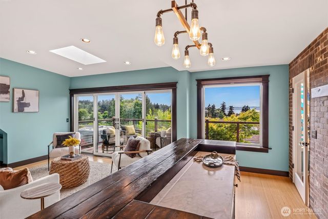 545 Holly Drive, Edmonds, WA 98020