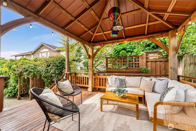 545 Holly Drive, Edmonds, WA 98020