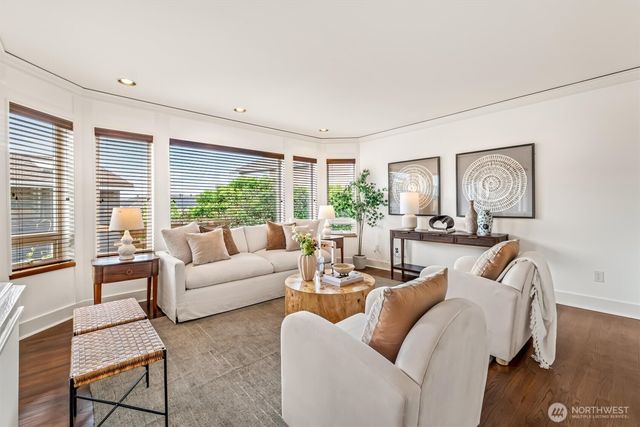 545 Holly Drive, Edmonds, WA 98020
