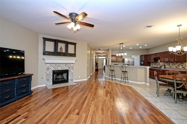 1004 Rutgers DR, Pflugerville, TX 78660