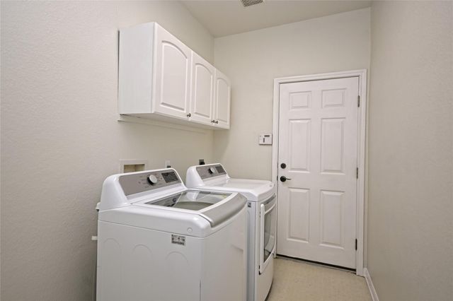 1004 Rutgers DR, Pflugerville, TX 78660