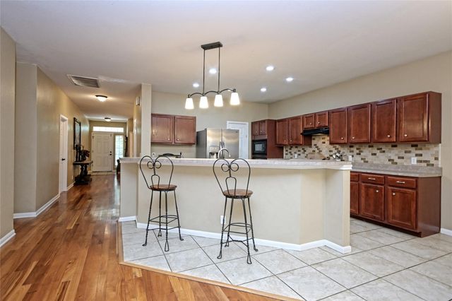 1004 Rutgers DR, Pflugerville, TX 78660