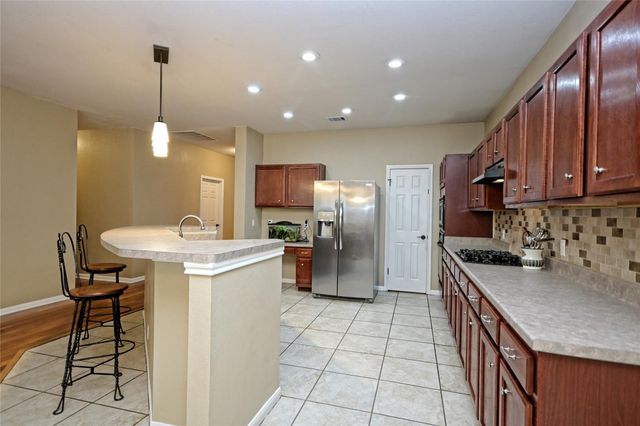 1004 Rutgers DR, Pflugerville, TX 78660