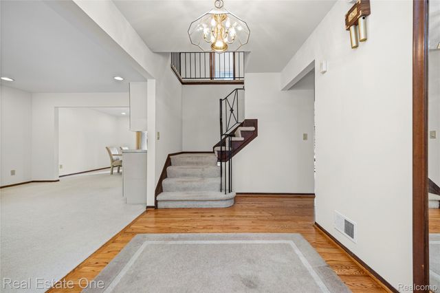 33615 Heritage Hills Drive, Farmington Hills, MI 48331
