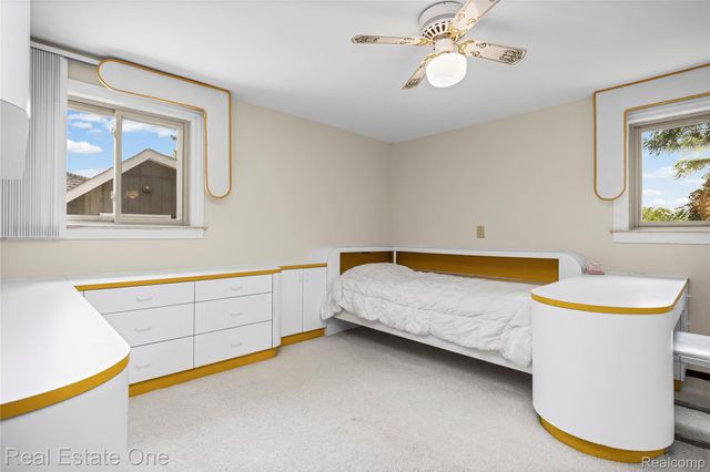 33615 Heritage Hills Drive, Farmington Hills, MI 48331