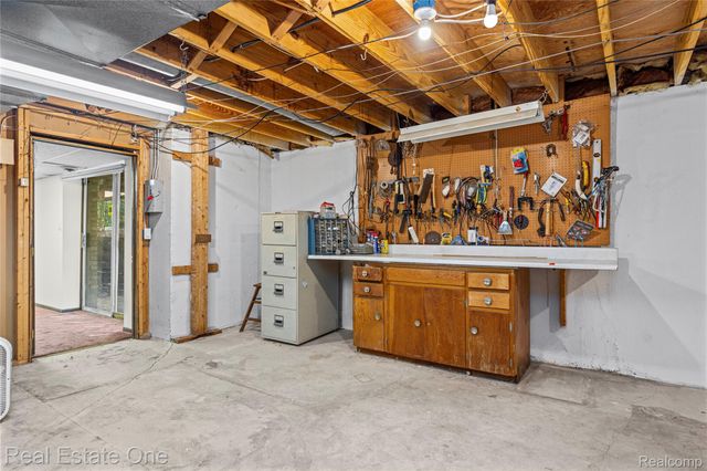 33615 Heritage Hills Drive, Farmington Hills, MI 48331
