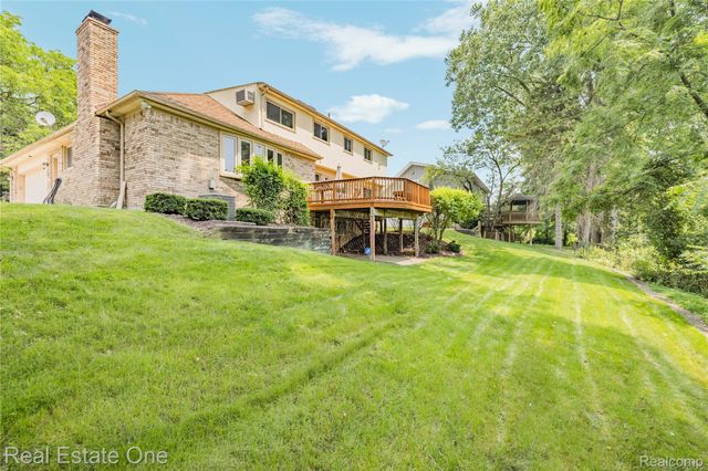 33615 Heritage Hills Drive, Farmington Hills, MI 48331