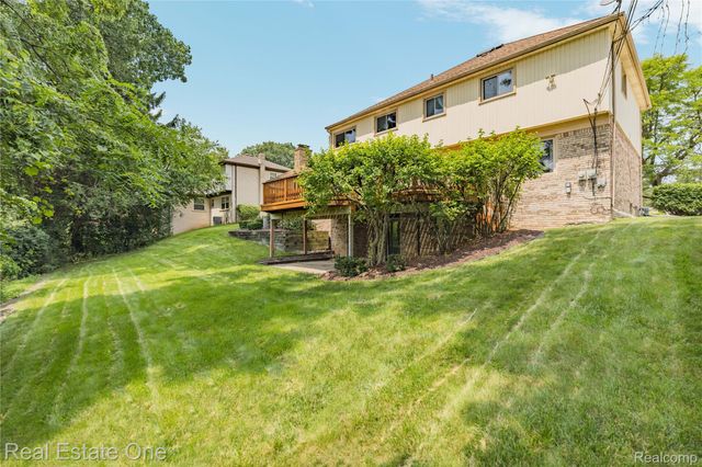 33615 Heritage Hills Drive, Farmington Hills, MI 48331