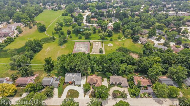 33615 Heritage Hills Drive, Farmington Hills, MI 48331