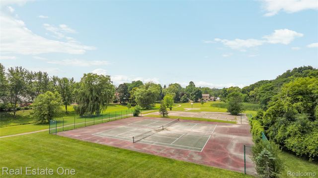 33615 Heritage Hills Drive, Farmington Hills, MI 48331