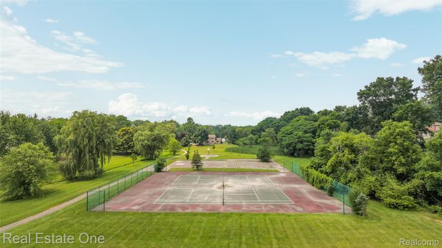 33615 Heritage Hills Drive, Farmington Hills, MI 48331