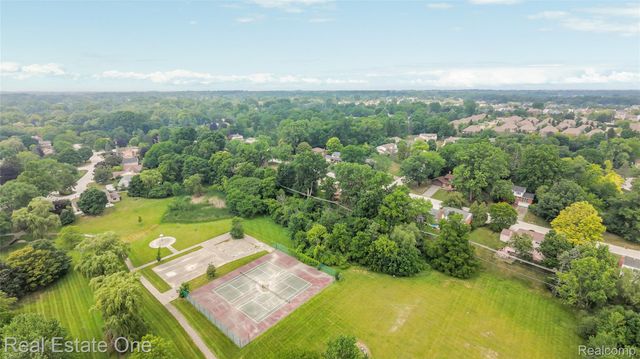 33615 Heritage Hills Drive, Farmington Hills, MI 48331