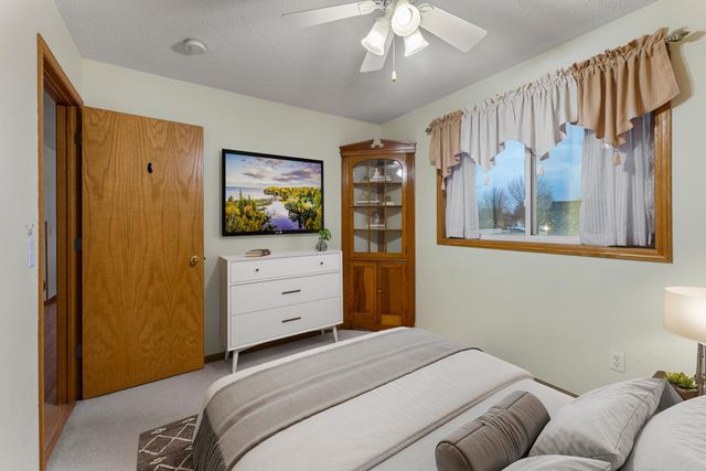 766 Joes Lake Road SE, Cambridge, MN 55008